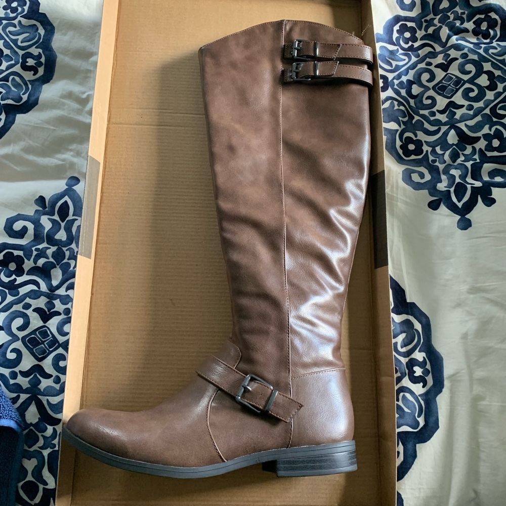 Lexi & Abbie tall brown boots. Size 9. Never worn
